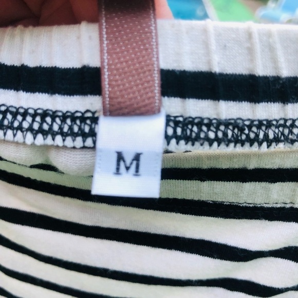 Cielo size Medium black & white stripe pull on maxi skirt with stretch - Picture 4 of 8